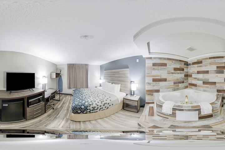 Room 10 of 42