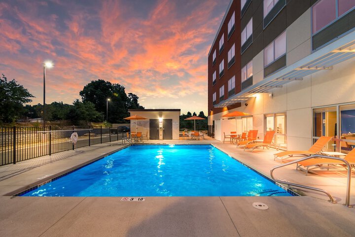 Holiday Inn Express and Suites Asheboro by IHG
