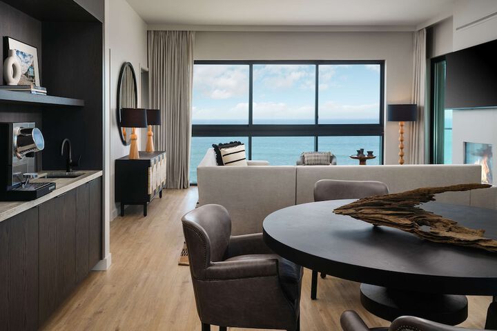 Room 54 of 98