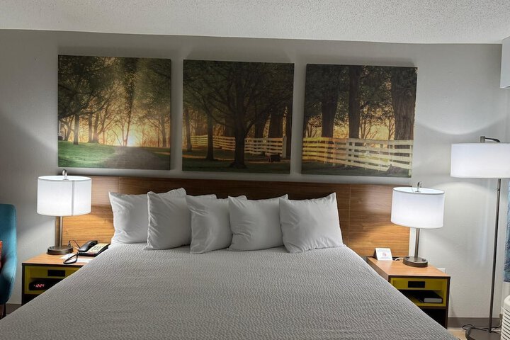 Days Inn by Wyndham Clanton AL