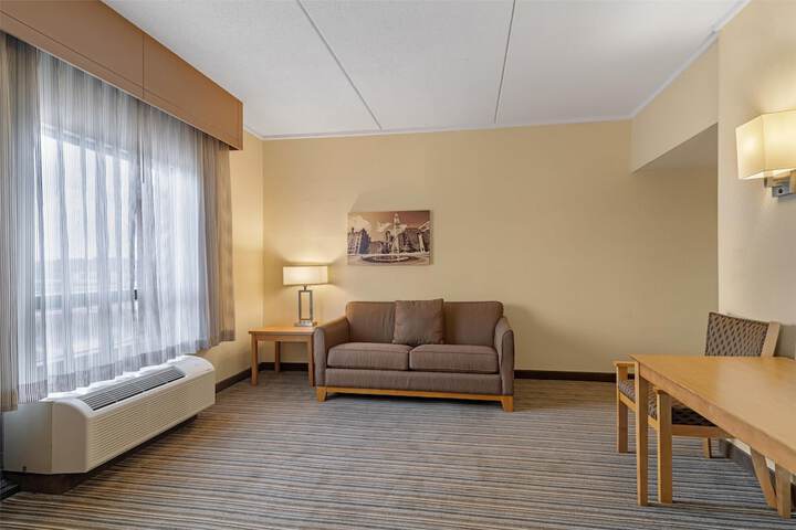 Best Western Royal Plaza Hotel & Trade Center