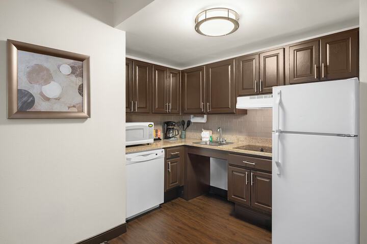Staybridge Suites Indianapolis-Airport by IHG