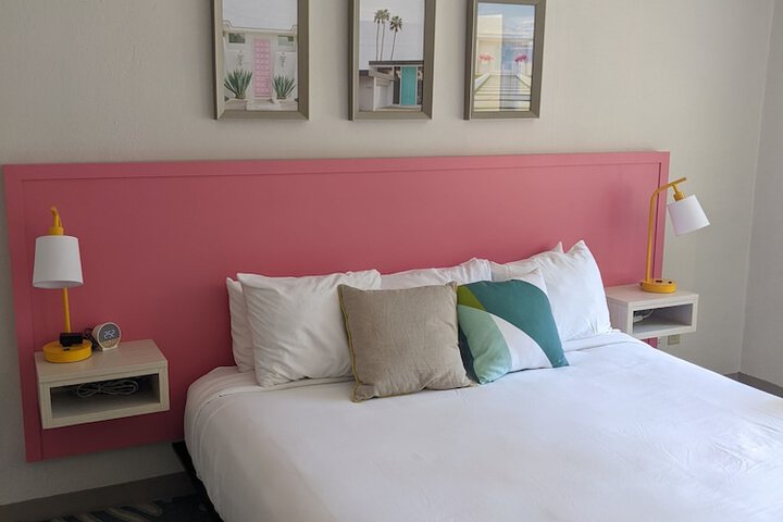 Room 3 of 21