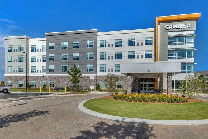 Hotel 4 of 60