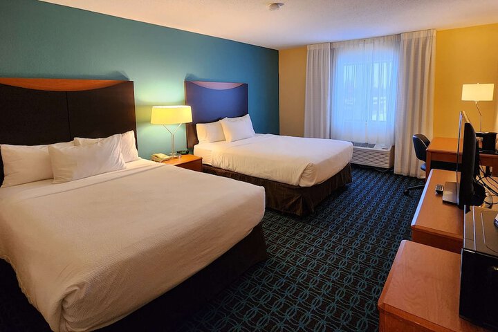 Room 13 of 33