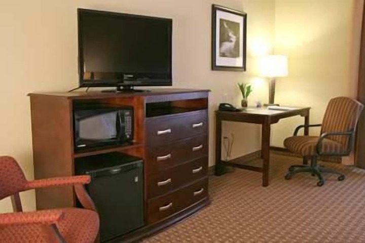 Room 6 of 37
