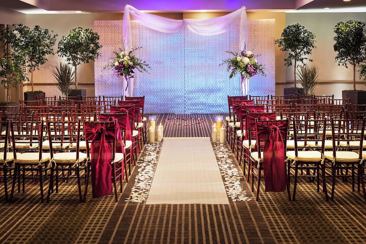 Ballroom/Hall 131 of 143