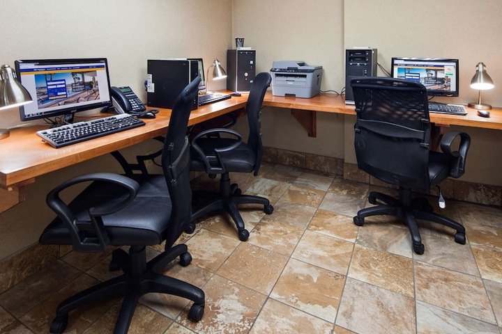 Business Center 25 of 25