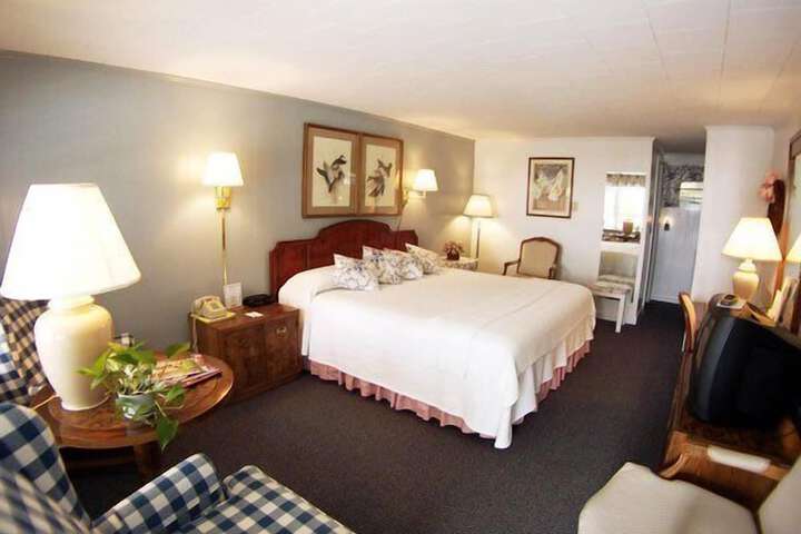 Room 43 of 120