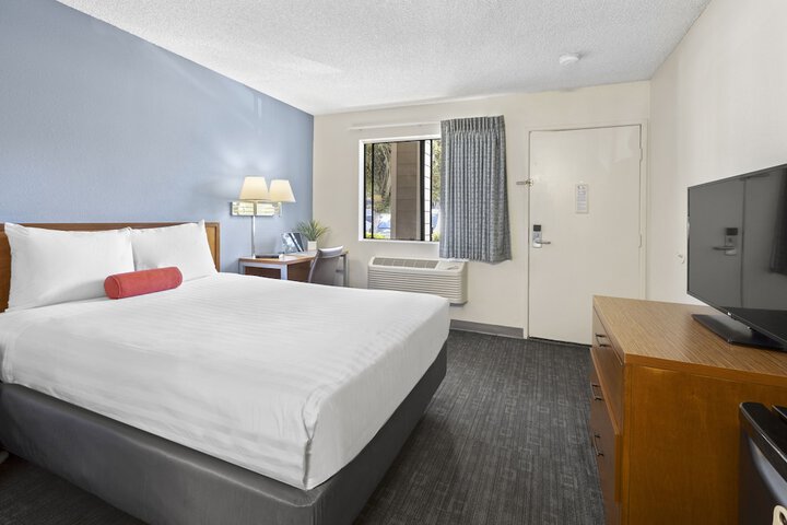 Good Nite Inn - Calabasas