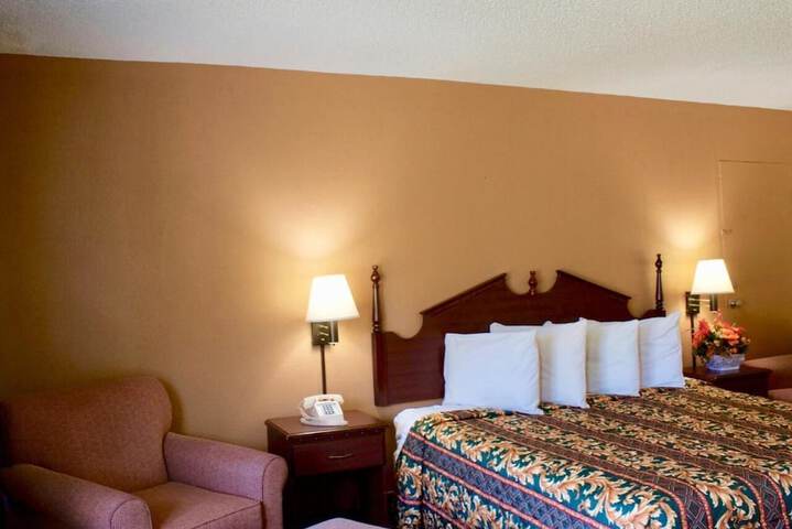 Rodeway Inn Monroe