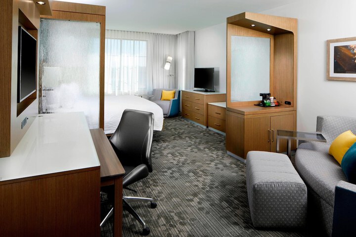 Room 10 of 39