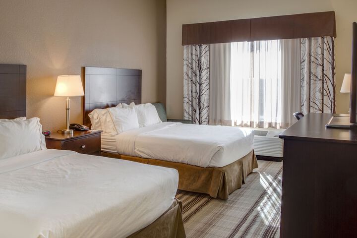 Holiday Inn Express & Suites Nevada by IHG