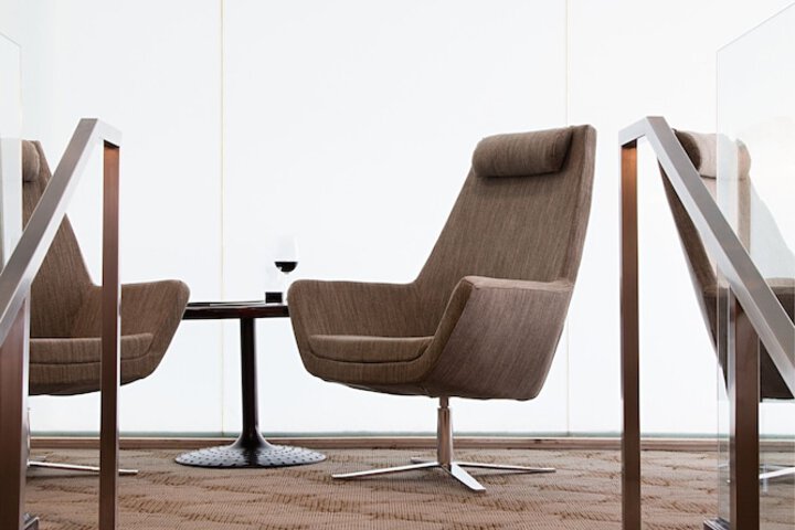 Lounge 74 of 79