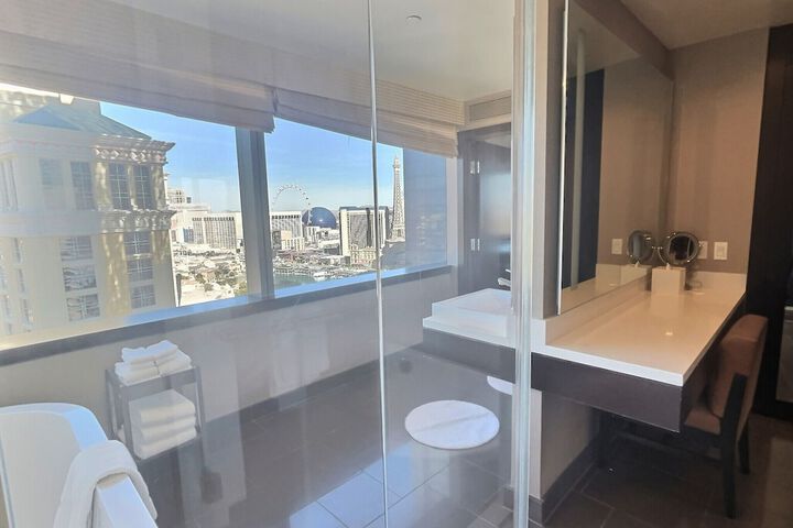 Room 100 of 124