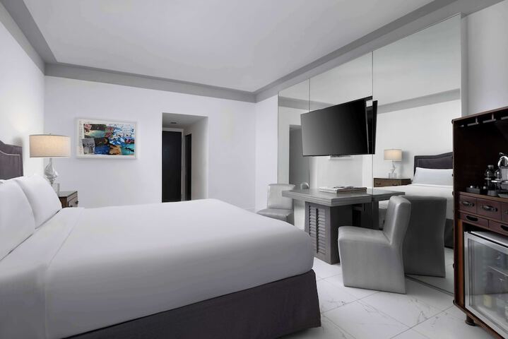 Nautilus Sonesta Miami Beach