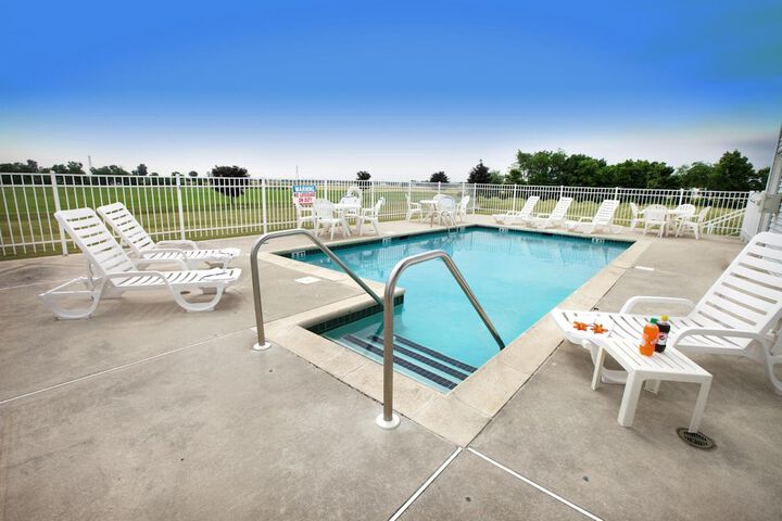 Lancaster Inn and Suites
