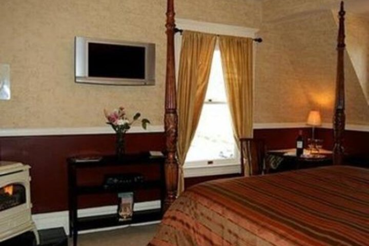 Room 6 of 15