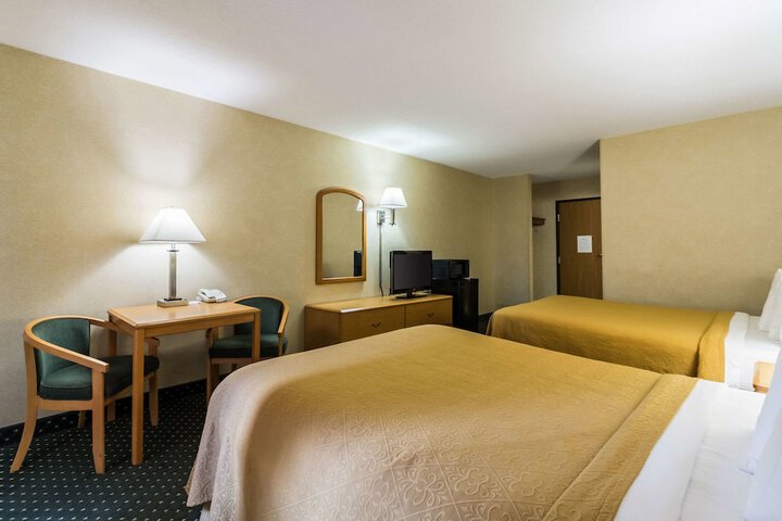 Room 44 of 76