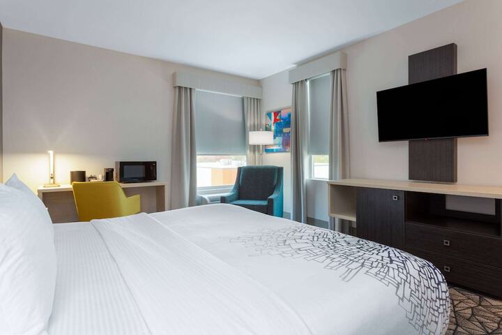 Room 8 of 35