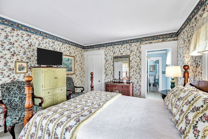 Room 28 of 106
