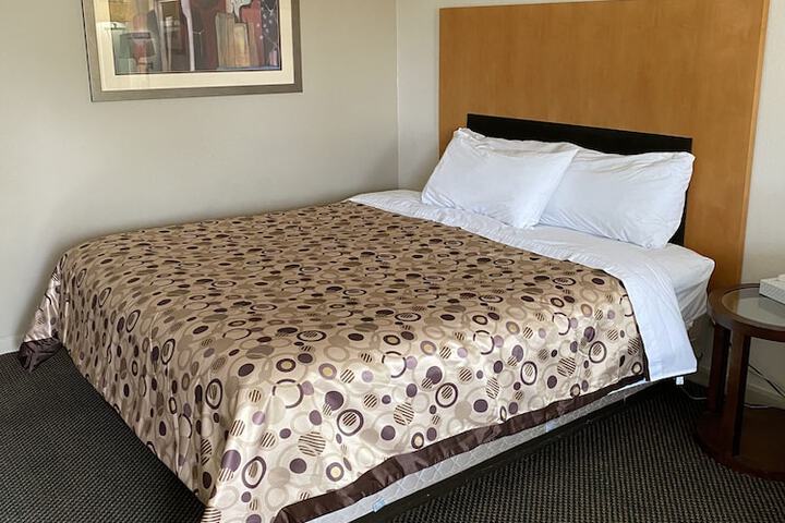 Room 33 of 36