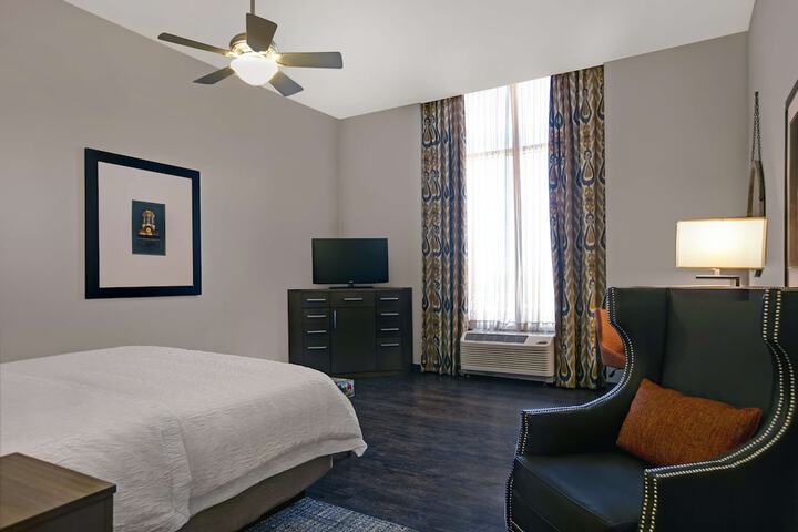 Room 11 of 60