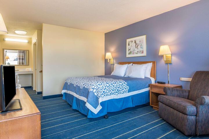 Days Inn by Wyndham South Hill