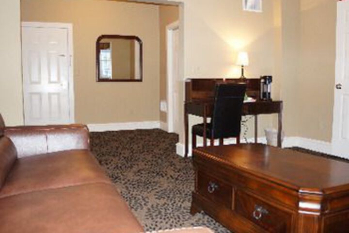 Publick House Restaurant and Country Inn