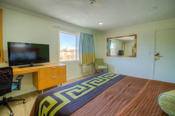 Room 17 of 26