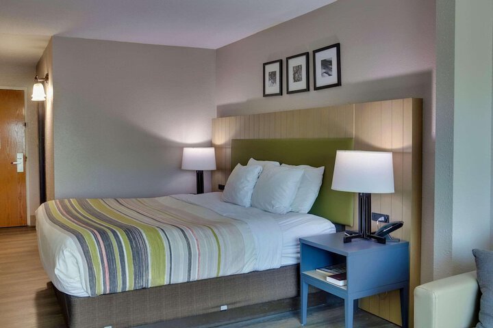 Room 18 of 34