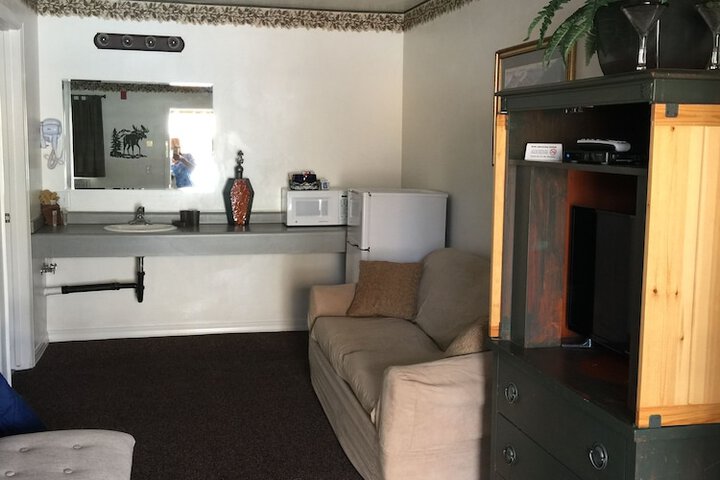 Rustic Inn Motel