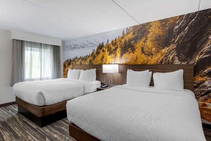 Room 13 of 32