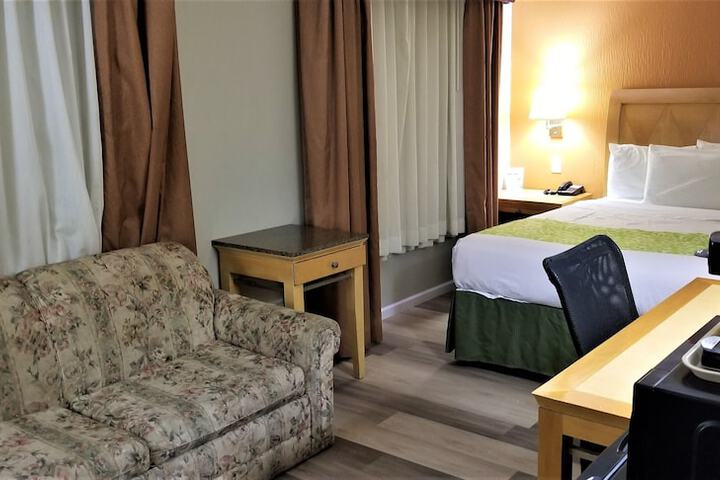 Room 12 of 18