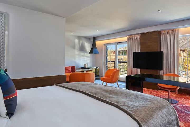 Room 43 of 78