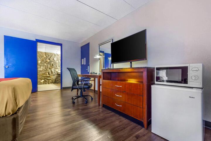 Econo Lodge Inn & Suites Brookings
