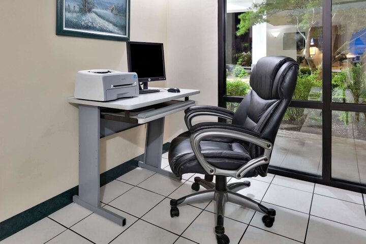 Business Center 14 of 14