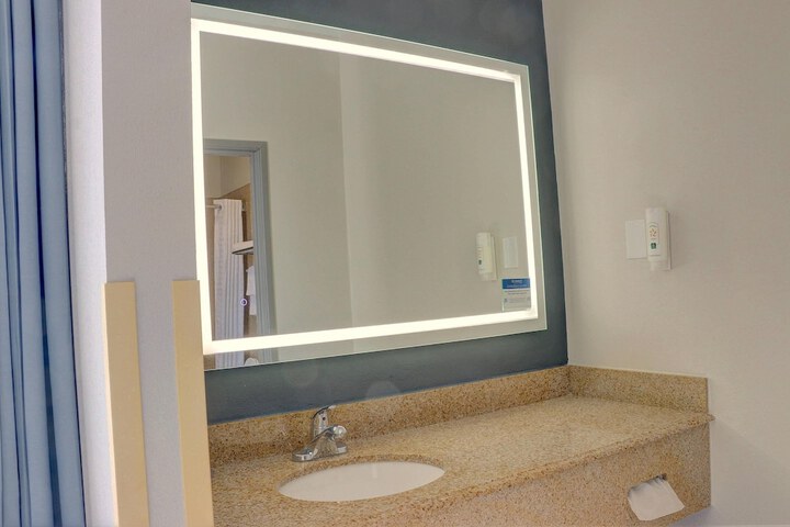 Quality Inn & Suites Roswell North