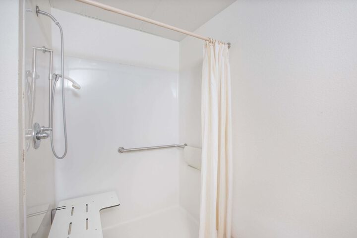 Room 20 of 29