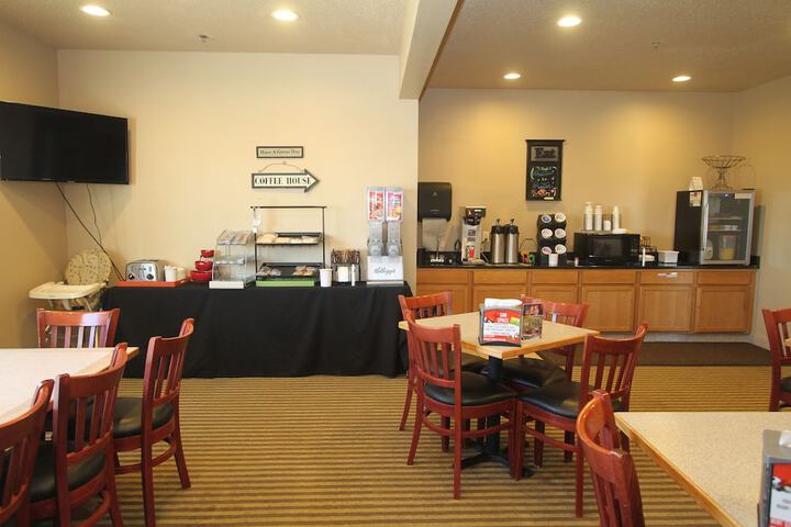 Breakfast/Coffee Service 30 of 34