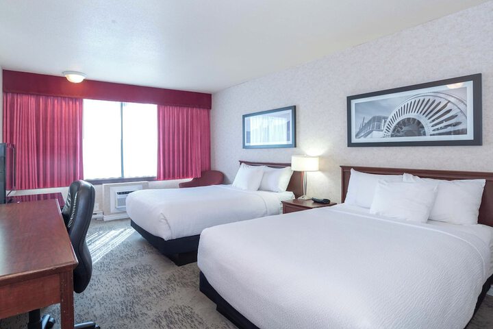 Room 15 of 34