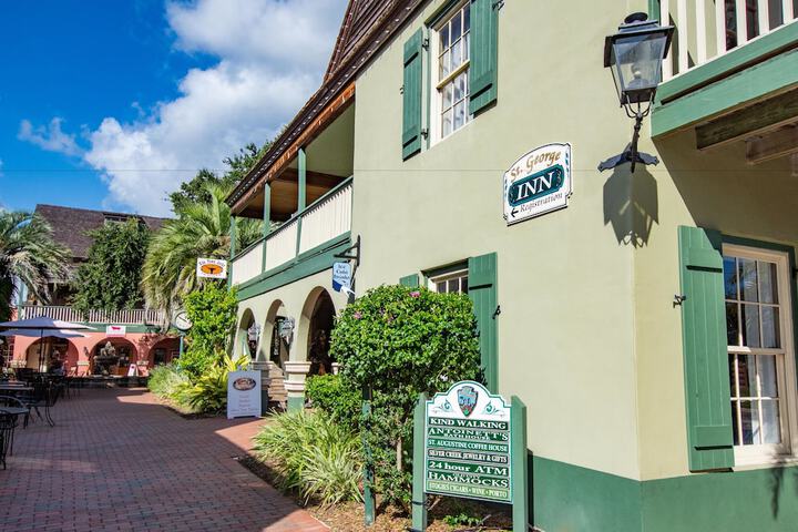 Hotel 10 of 81