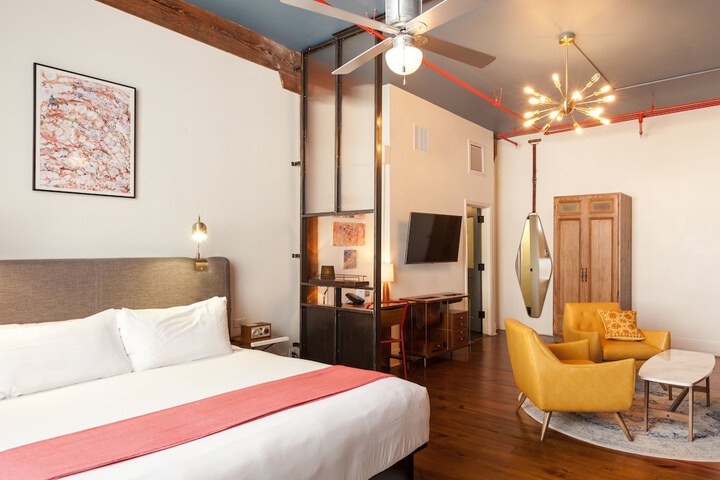 The Old No. 77 Hotel & Chandlery