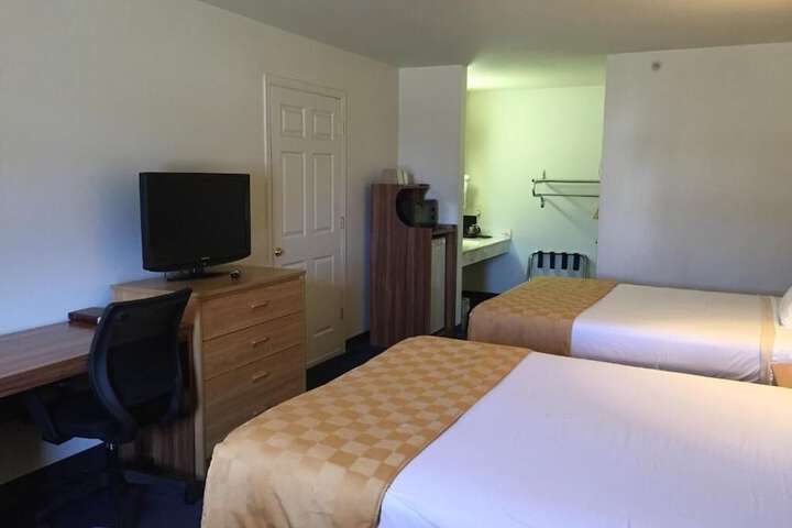 Room 13 of 25