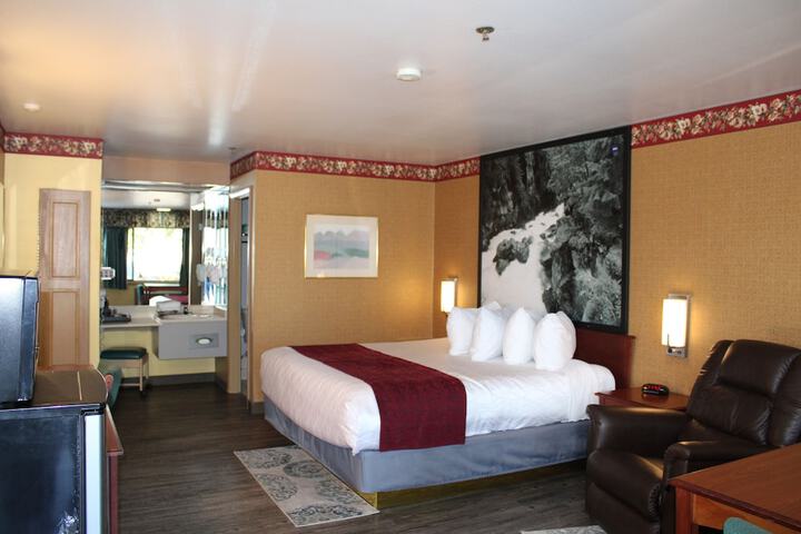 Room 18 of 33