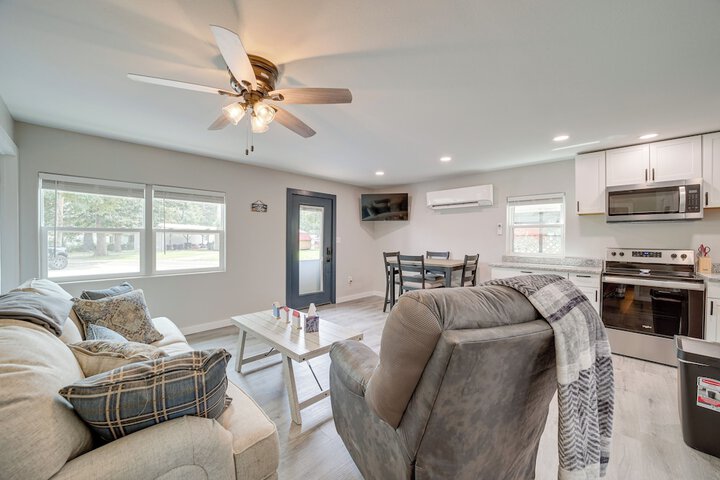 Waterfront Grove Retreat w / Dock: cedar Ridge'