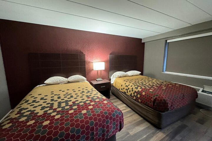 Room 9 of 12