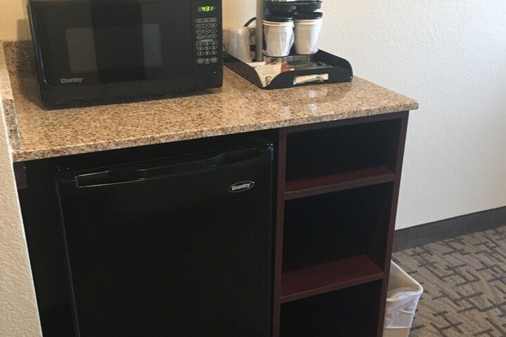 Cobblestone Hotel & Suites - Paxton