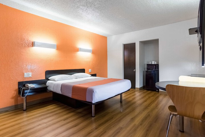 Room 19 of 30