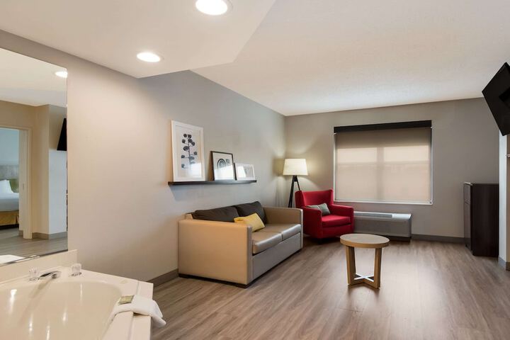 Room 12 of 43